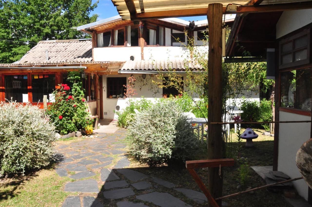 La Casa Del Arbol - Hostel El Bolsón Esterno foto