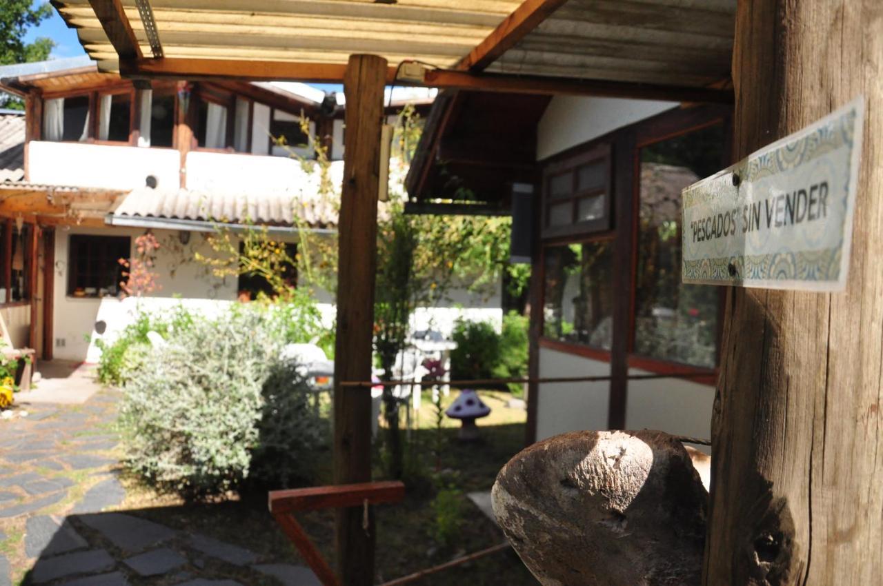 La Casa Del Arbol - Hostel El Bolsón Esterno foto