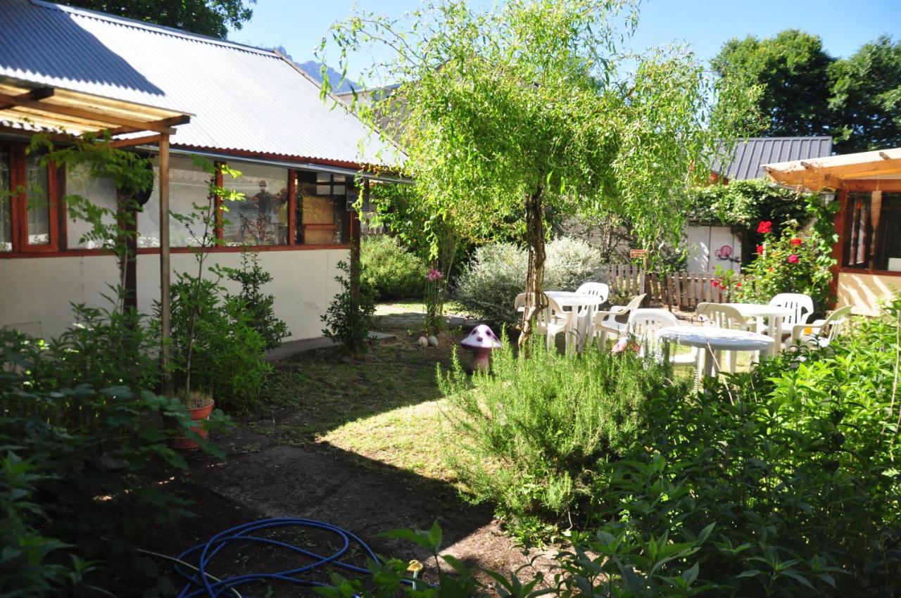 La Casa Del Arbol - Hostel El Bolsón Esterno foto